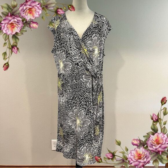 Apt. 9 Black and White Sheath floral plus size Dress size 1X - Picture 1 of 15